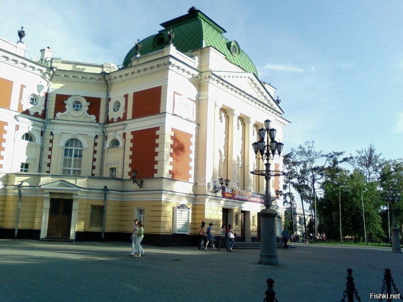 Спасибо, 2 года прожил в Иркутске(2006-2008гг). Поработал в "Байкалвесткоме" кто помнит этого оператора сотовой связи. Город очень нравиться. А Байкал это сила. Очень скучаю по этим местам. Надеюсь еще побывать в этих прекрасных местах. Несколько фото из многих которые храню. Не подписываю не помню все названия мест.