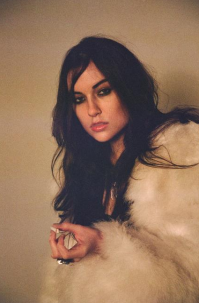 Определи характер человека по тому, как он держит сигарету