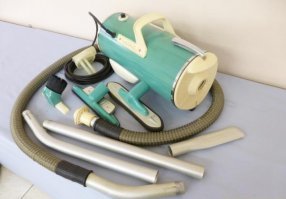 А у меня в детстве вот такой был: