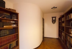 Наша библиотека и одна из её смотрителей