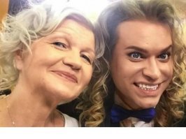 Да вы че издеваетесь ей 63. это жена гогена-дол ба е ба,они же ска фрики. К стенке их обоих.