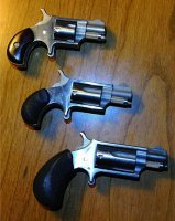 На фото .22short, .22LR и .22Magnum. Надеюсь, не нужно объяснять, где какой?