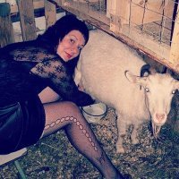 Коза наверное в шоке :)