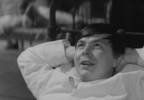 И ругали и указками лупили.Но это все ничто по сравнению с батиными лещами и хрустящим выкрученным ухом.