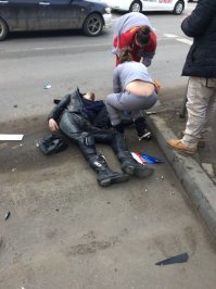 Авария дня. Мотоциклист погиб после столкновения с Мерседесом в Краснодаре