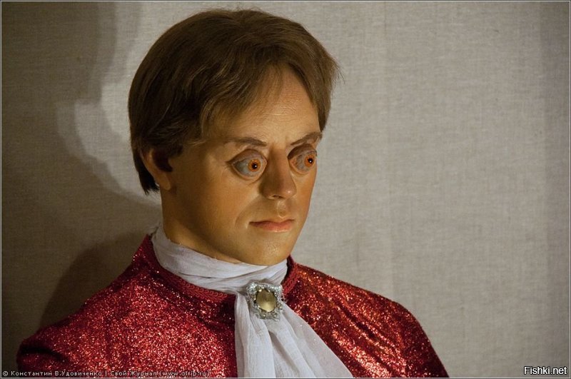 Немного добавлю из своей коллекции... Пучеглазый. Необычное строение черепа – маленькие глазные впадины. Глазные яблоки не помещаются в глазницах. Это аномалия, но у некоторых так получается само собой…