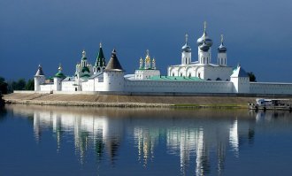 Писать про Лысково и не написать про монастырь....
