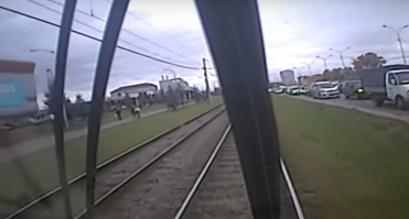 В Екатеринбурге мальчик-зацепер попал под трамвай