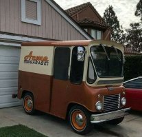 Это серийный автомобиль  компании jeep
Живите  теперь с  этим.