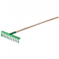 Странные повреждения на двери припаркованного автомобиля