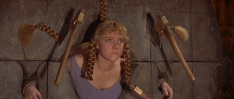 Метание ножей или трюк?