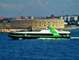 В Этом году пустили новую "Комету" из Севастополя в Ялту.