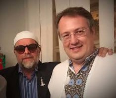 И нашим, и вашим, и споем, и спляшем