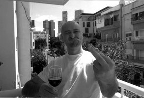 Ирландский футбольный клуб "убил" игрока, чтобы отменить матч