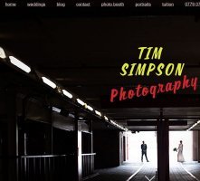 Я не собираюсь устраивать соревнования (на вкус и цвет фломастеры разные). Но просто купить зеркалку, отснять пару свадеб, набрать 400 подписчиков в инсте и сделать говно-сайт (или по-вашему, это не безвкусица?) - это ещё не повод называть себя ПРОФЕССИОНАЛЬНЫМ фотографом.
Мне кажется ему ещё нечего показать миру.