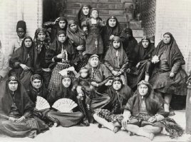 когда появились первые фотоаппараты,шейхи купили новые гаджеты и стали ими пользоваться.так мы можем знать а не представлять...