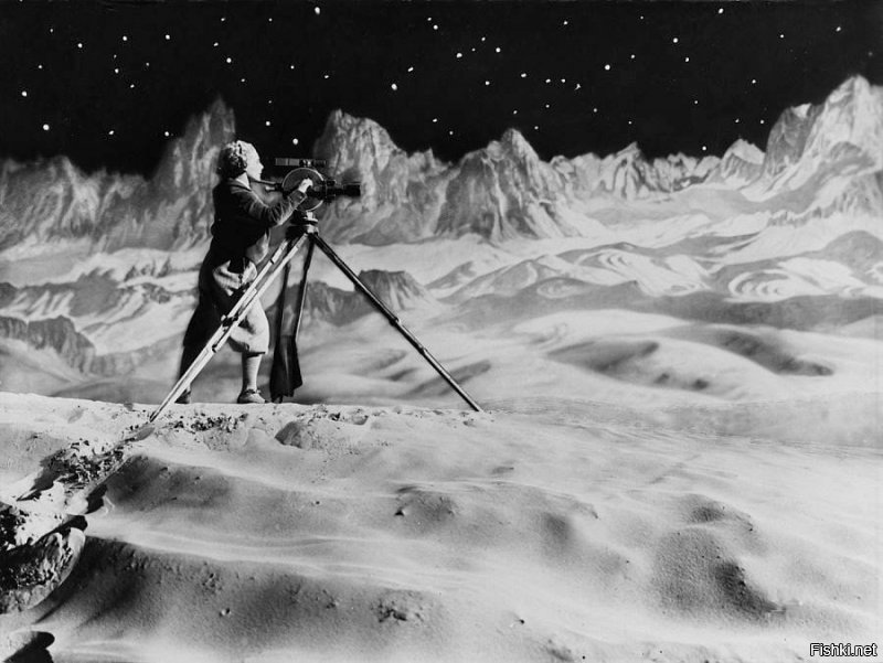 Американцы там были! Вот неопровержимые доказательства!!!
Однако первыми там побывали вездесущие французы -фото прилагается (и даже графические зарисовки).
И немцы там были, а как без них то..
Ну и наши пионеры космоса само собой...:)