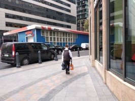 Предыстории к картинке нет-этот пацанчик нахаляву затаривается газировкой типа как в ИКЕЕ...