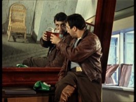 Плевать на этого бухаря. Т.к.  постановка И!
Смотрим все на подтанцовку!