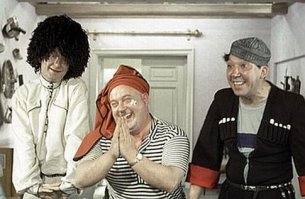 Плевать на этого бухаря. Т.к.  постановка И!
Смотрим все на подтанцовку!