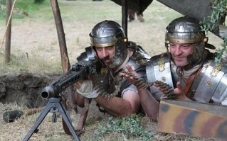 легионера Пилата держат оборону