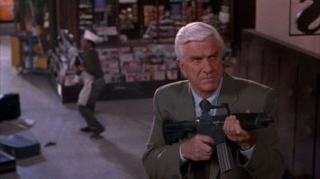 А я уж подумал, что Лесли Нильсен опять в деле, и вышла новая серия "Голого Пистолета"). Шучу. Я знаю, что его уже нет...