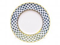 он и золотым стал из-за желтого, а сетки относительно более распространенных рисунков, не так уж много.. и да, вы очень постарались поискать именно сетку , и бо в ссылке на картинки, сетки очень мало и по этому она ,конечно же, применялась , но не так повально как это преподносите вы. вот чайный сервиз , который вы скинули, как раз  имеет РАСППРОСТРАНЕННЫЙ рисунок -  львиная доля гжели без сеток. а то ведь как получится: сетка и цвет зарезервированы гжелью и все??

тоже гжель?

 а так?


а вот еще..





а зеленая сетка палех????