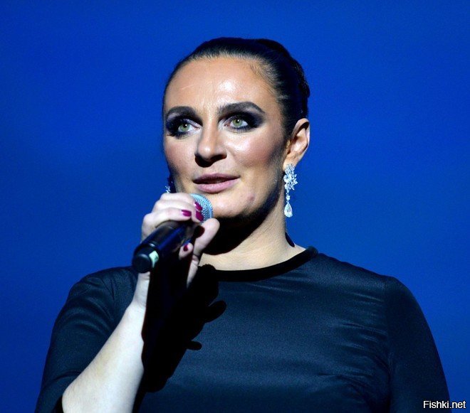 Поёт нынче)))