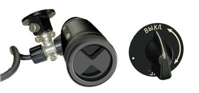 Я вас умоляю, знаете такую арматуру авиационную ЛУФ из тех времён? Вот с такой занятной лампой? Здорово, включаешь её в темноте, светит еле-еле розоватым светом. Зато все приборы, надписи, тумблера вспыхивают как новогодняя ёлка. Не было там радия, это же не подводная лодка.