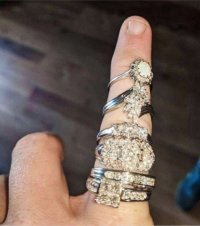 Какой мерзкий обгрызанный ноготь!