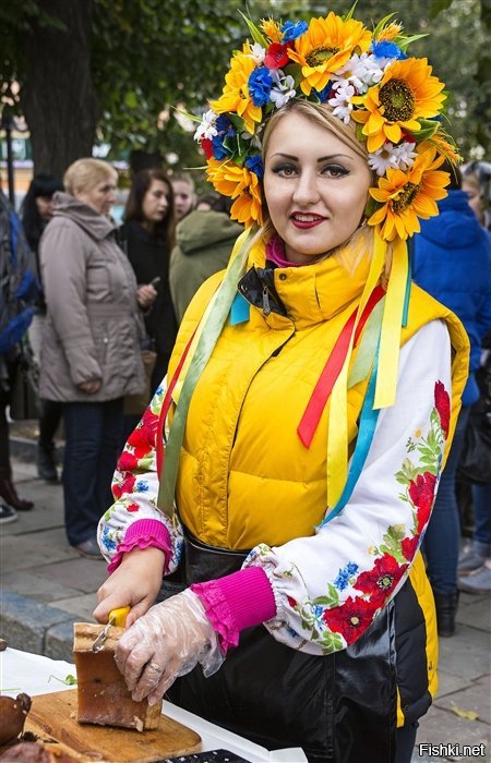 Сало пластиковое? Настоящего возьмите!
