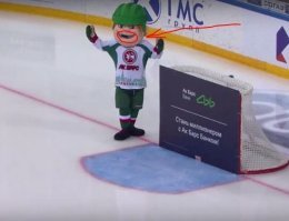 а этому кто попал?