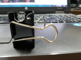 Прострелян карабином "Рысь" при пристрелке оптики. Зажим держал мишень.