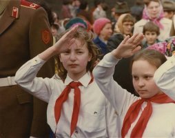 Ох, неполный списочек-то, мягко говоря. Тут продолжать и продолжать...
- Интеллигент вшивый!!!
- Вы посмотрите на него, а ещё очки надел!
- Я занимал, вот у женщины спросите!
- Мне завтра в ДНД идти...
- Петрович, пошли козла забьём!
- Слыхал, Ваську не выпустили! Пятый пункт...
- Граждане! Отпускается только в одни руки!!!
И т.д. и т.п.