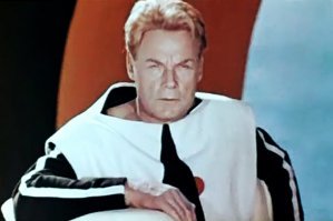 На мой взгляд, одна из лучших ролей Сергея Столярова   Дар Ветер в фильме Шерстобитова "Туманность Андромеды" по одноименному роману Ивана Ефремова.
Очень жаль, что он умер. Говорят из-за этого и не сняли 2 и 3 части фильма.