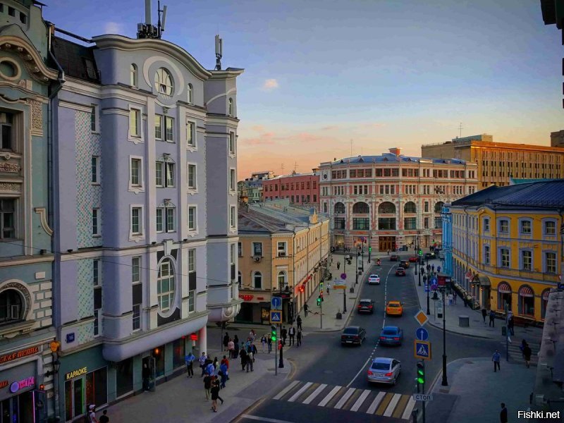 Мясницкая тоже неплохо выглядеть стала..