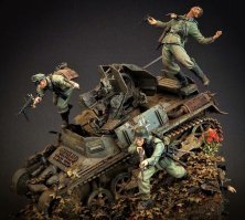 еще немного.
меня вот эта впечатлила экспрессивностью.
п..ц, автор гений.