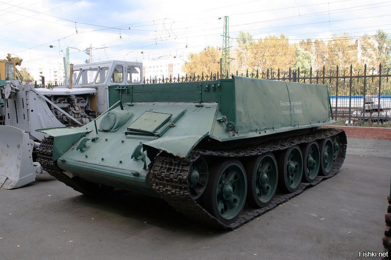 Ага не разработали... А это тогда что такое? 
Т-34-Т   советский бронированный тягач. Разработан на базе среднего танка Т-34 на Уралвагонзаводе. Предназначен для эвакуации аварийных танков с поля боя из зоны действия огня противника.
Тягач Т-34-Т разработан в 1957 году, в армию стал поступать с 1958 года.

Пы.Сы. в глубь истории искать было уже лень