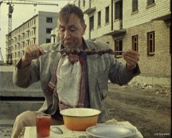 На кухню, на мой взгляд, надо что-нибудь такое.