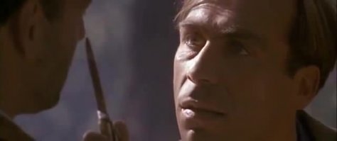 "Ты думаешь ты такой крутой, да? Хоть раз я хочу послушать как ты кричишь от боли! - Включи мне рэп. И я закричу от боли".