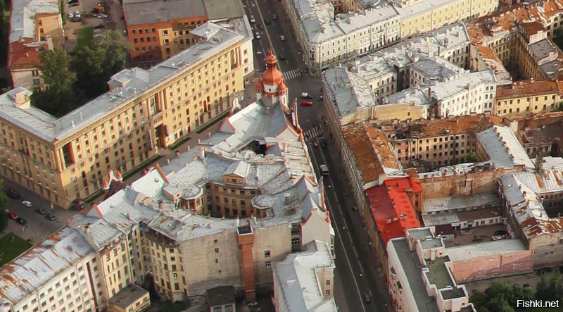 Эко тебя занесло, в Дом городских учреждений... Крыши чем красил?