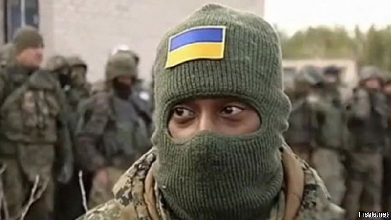 "а американцев не видел..." Ну тогда протри зеньки.
Фото?  Первое фото - типичный хохол, на втором фото аналогично, 3-е - тоже черножопый хохол, но уже в американкой форме, белые американцы тоже попадаются. 
Ну а если что, то сходи в Киеве к зданию СБУ (ул. Владимирская, 35), где отрыто висит американский флаг и целый этаж занимают кадровые сотрудники ЦРУ.

Что ж тогда из Сирии все бармалеи сдристнули и почти вся территория под контролем правительственных сил, если наши там обгадились? Э?

"Фото бурятов, чеченцев, казаков (донских, кубанских и тд) есть много"
У нас многонациональная страна и желающих защищать ДНР и ЛНР от фашиствующих хохлов просто море.