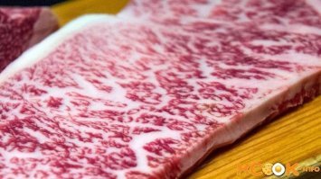 Мраморное надгробие.