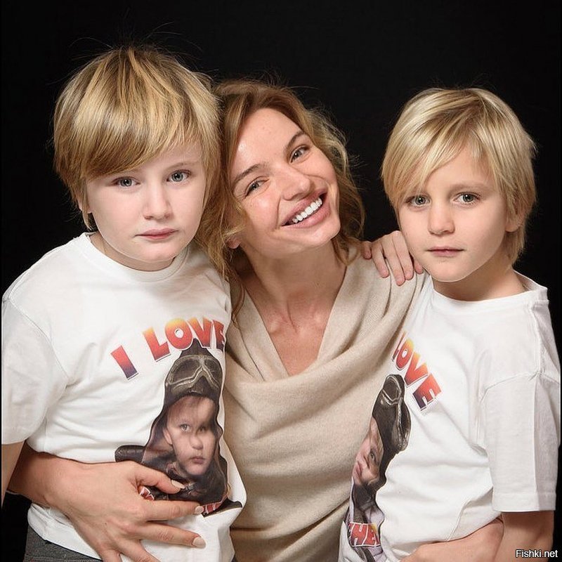 Вы ошиблись.Это конкурс не "Мисс Москва" а "Миссис Москва" среди замужних женщин,имеющих детей.Ею стала 35-летняя Екатерина Лифшиц,мать 8-летних двойняшек.На одном из фото она на евромайдане в Киеве.Екатерина окончила Киевский институт культуры, по профессии стилист.Переехала в Москву на ПМЖ.В сети уже во всю идёт её травля.