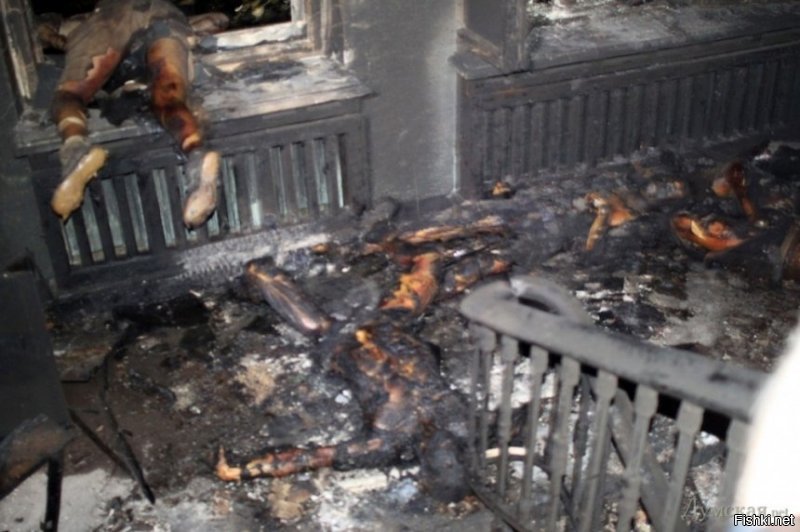 Болезнь надо лечить, пока она не зашла слишком далеко. Лучше нейтрализовать болезнь в начале, чем допустить такое, допустив к власти власовцев (ЗВЕРСТВА ФАШИЗМА - СЛАБОНЕРВНЫХ ПРОСЬБА НЕ СМОТРЕТЬ):