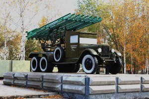 Были и на шасси Studebaker, и на шасси International, и на шасси ЗиС.
