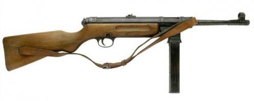 подожди, сейчас подтянутся любители подгонки мифов и на пальцах объяснят, что это был не фольмеровский мп-38, а шмайссеровский мп-41.