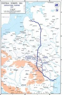 Так правильно. Сначала мы наступали, а потом практически весь 1915 год отступали. В августе нам удалось закрепиться и выровнять линюю фронта. И немцы поняли, что наступать они дальше не могут. Ну если только не снимать значительные силы с Западного фронта. Ну а дальше пошел Бруссиловский прорыв и полный крах Австро-Венгрии. И многое было отыграно назад.  Вот  линия фронта на 1 января 1917 года.