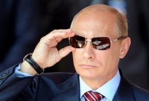 Автор, ну ты удивил. Вот смотрящий за всей Россией - пахан ОПГ Озеро, Владимир Путин, погоняло "Вован Питерский". Крышует всю Россию-матушку вот уже 18 лет.