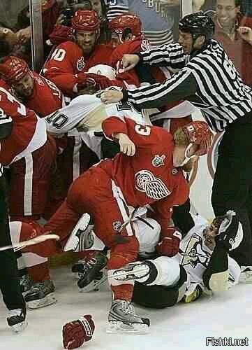 Хоккей России или бразильский футбол - где бабы